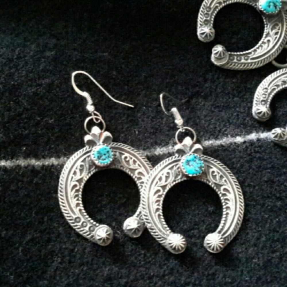 Squash Blossom Necklace and Earrings - Picture 3 of 5